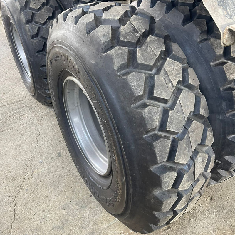 Pneu OTR_03